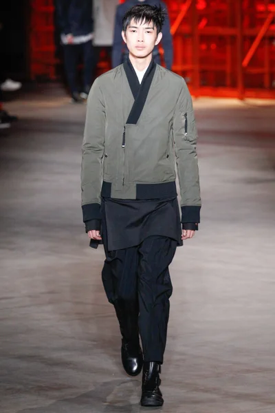 Look 12